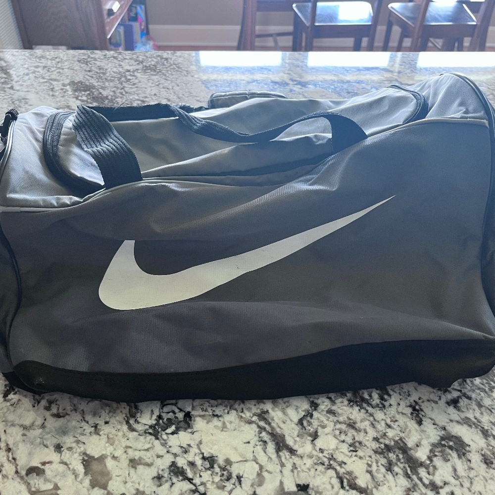 Nike sports duffel bag